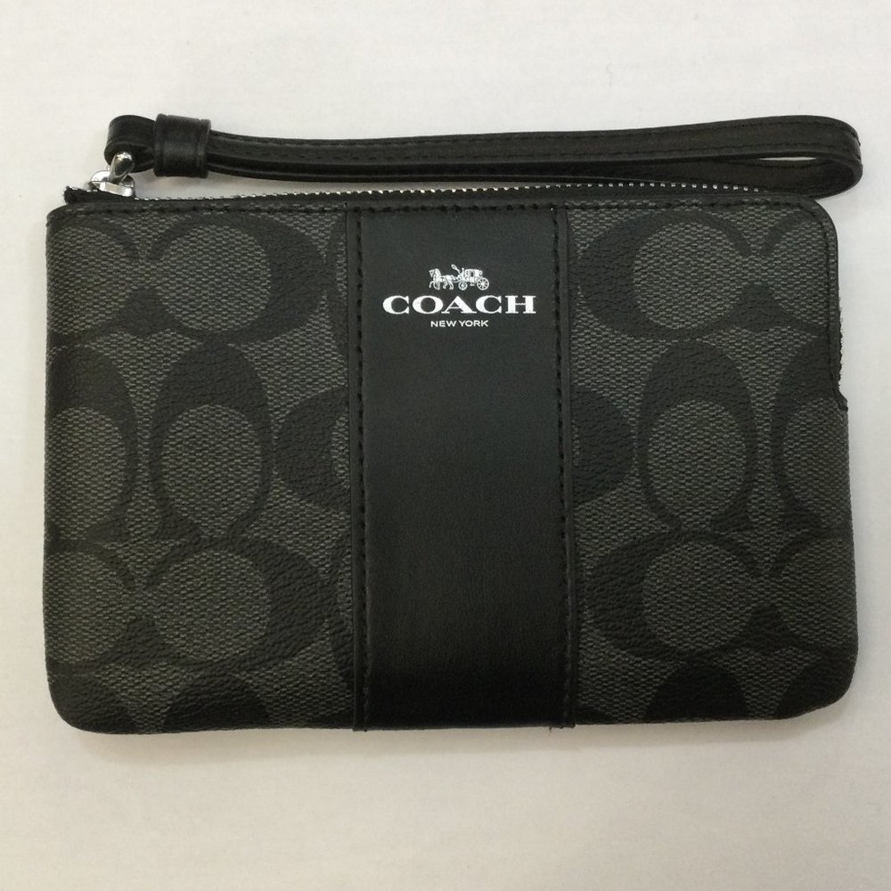 Coach NWT Authentic Corner Zip Wristlet signature PVC black/smoke